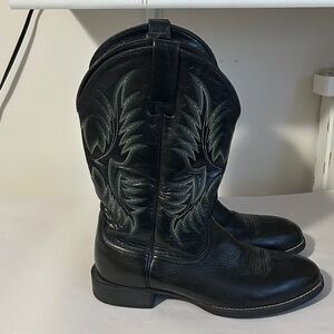 Ariat Black‎ and Green Cowboy Boots